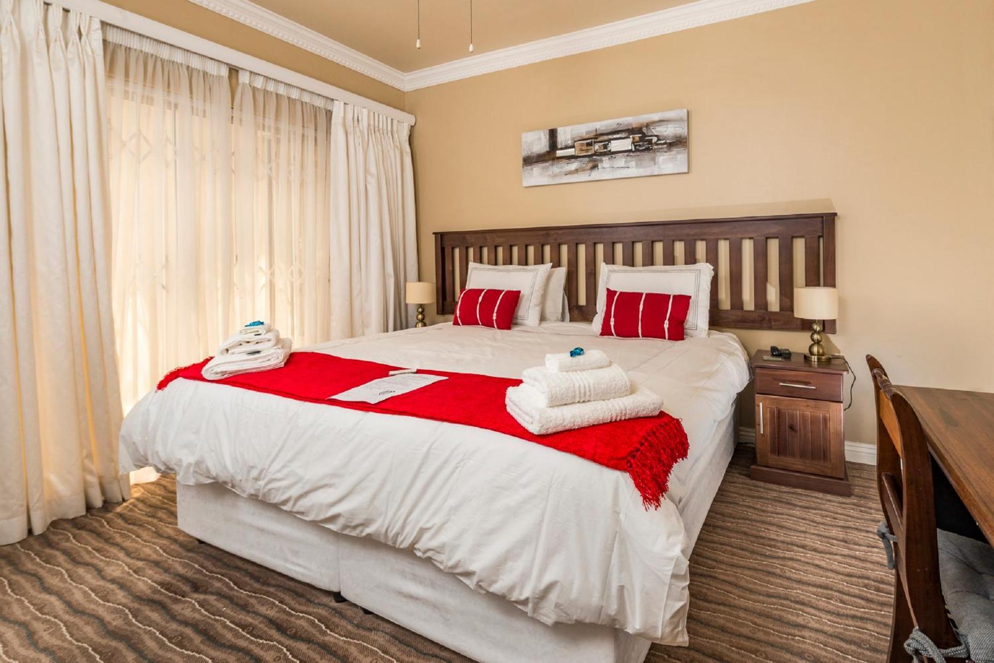 Guesthouse De Tijger Lodge Пароу Екстериор снимка
