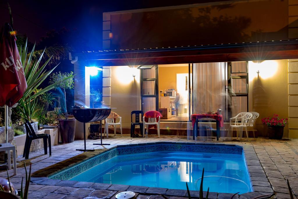 Guesthouse De Tijger Lodge Пароу Екстериор снимка