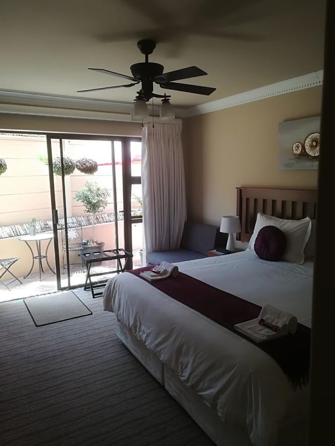 Guesthouse De Tijger Lodge Пароу Екстериор снимка